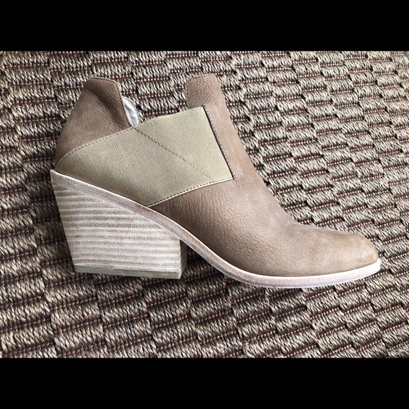 Eileen Fisher Shoes - Eileen Fisher 9.5 Tan Suede Booties